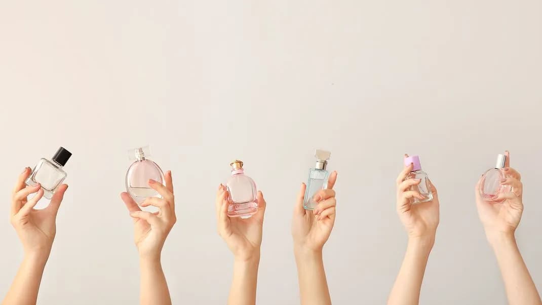 Eau de Toilette und Parfum Unterschied: Intensität und Haltbarkeit erklärt