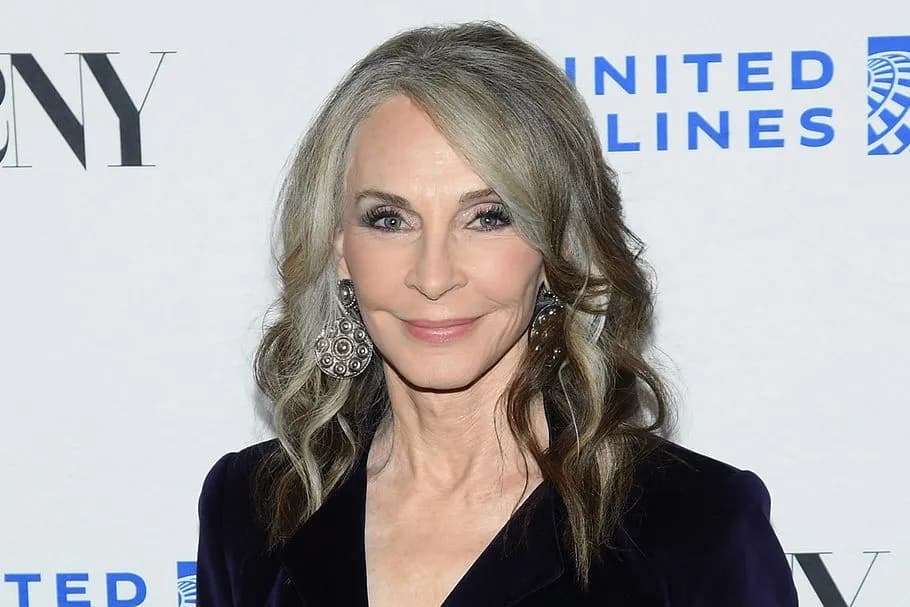 Strähnchen für graues Haar: So kaschieren Sie graue Strähnen effektiv