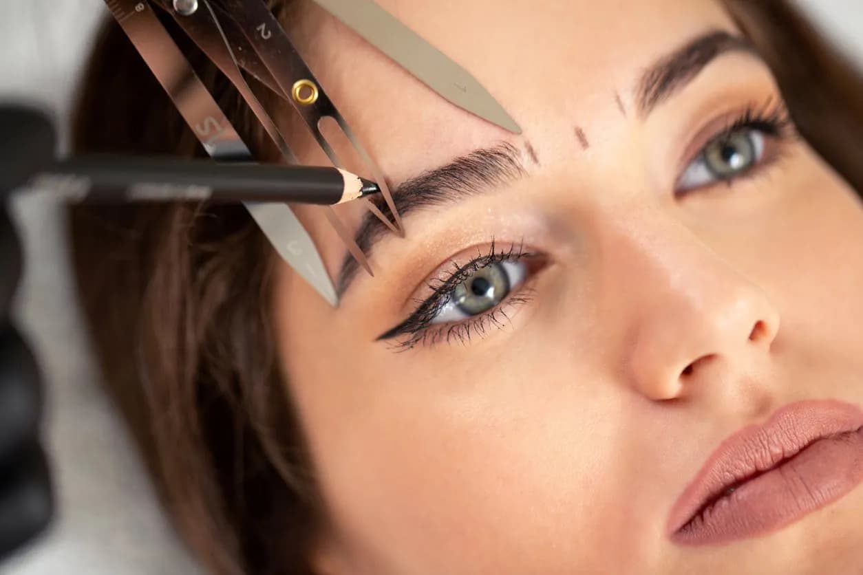 Preise für Permanent Make-up Augenbrauen: Was Sie wirklich zahlen müssen