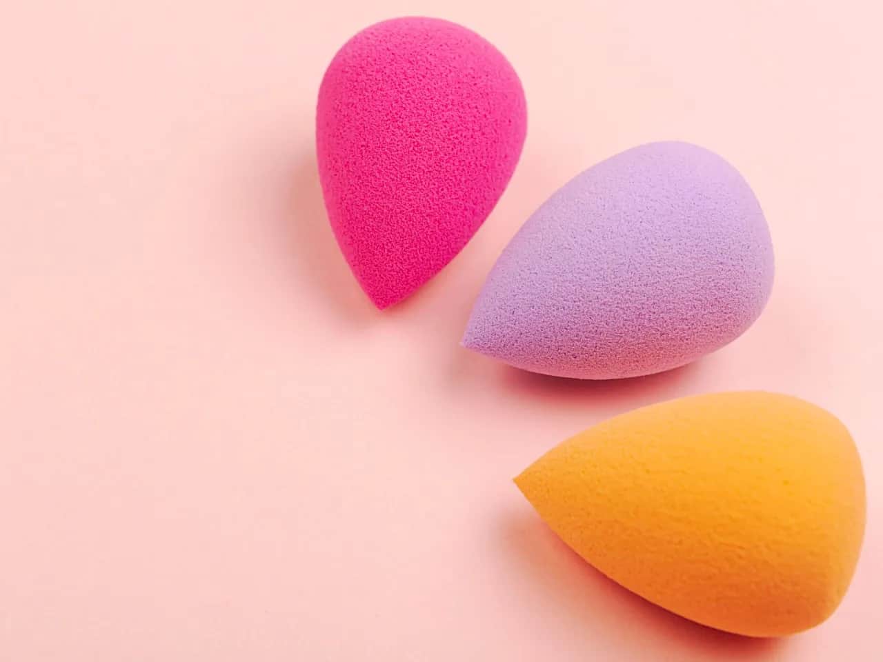 Make-up Schwamm sauber machen: Effektive Methoden für strahlende Hygiene